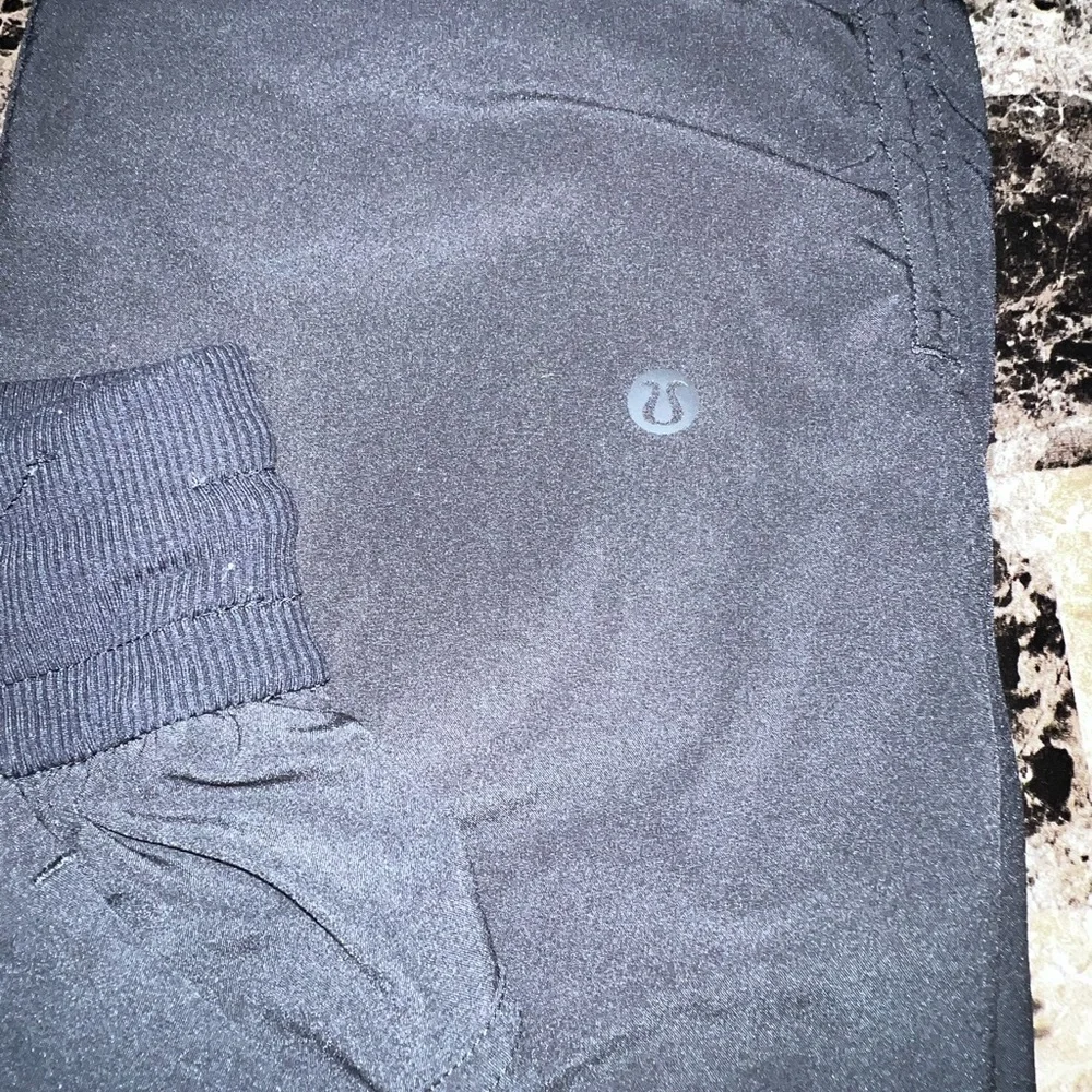 LULULEMON DANCE STUDIO MID-RISE CROPPED PANT 25” BLACK SIZE 4 EUC